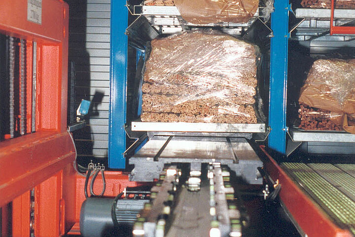 automatic warehouse, stacker crane