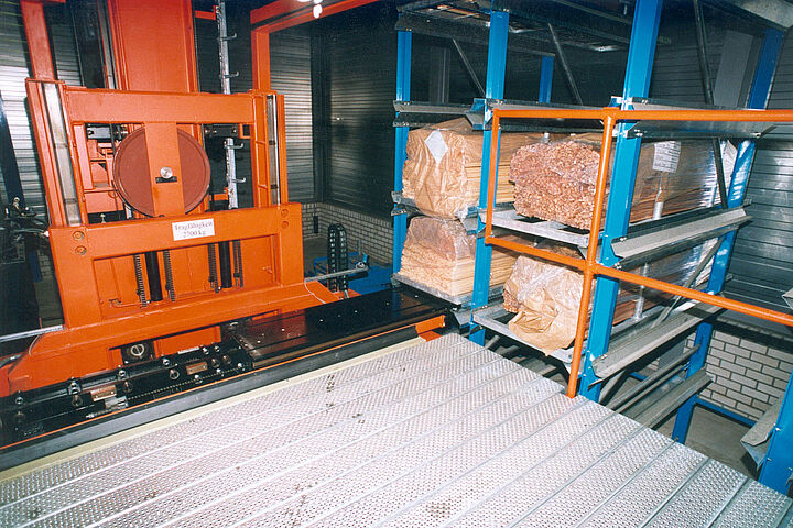 automatic warehouse, stacker crane