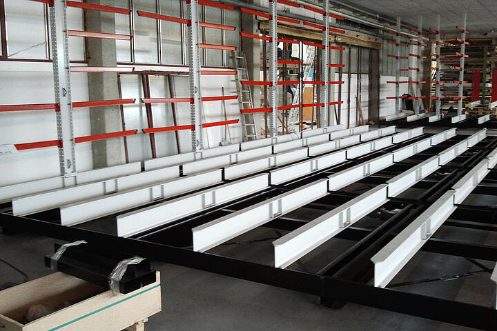 mobile cantilever racking
