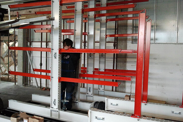 mobile cantilever racking, assembly