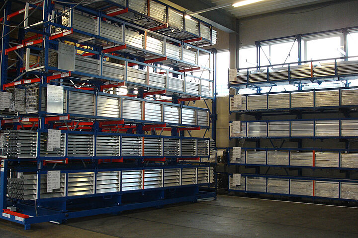mobile cantilever racking
