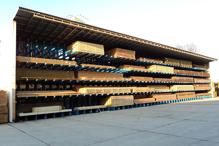 cantilever racking with roof