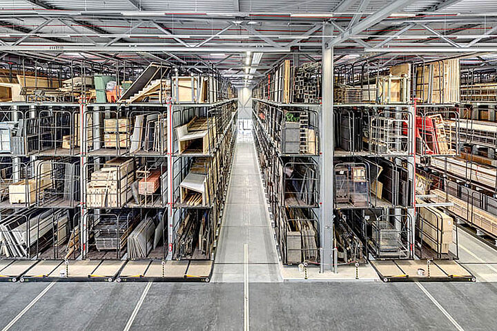 mobile racking systems for scenery storage and long loads