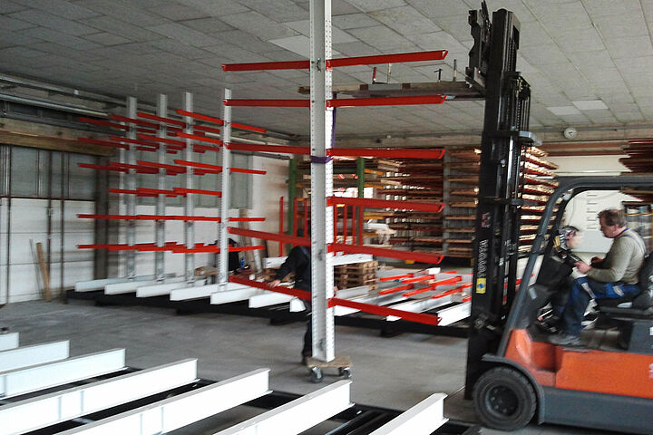 mobile cantilever racking